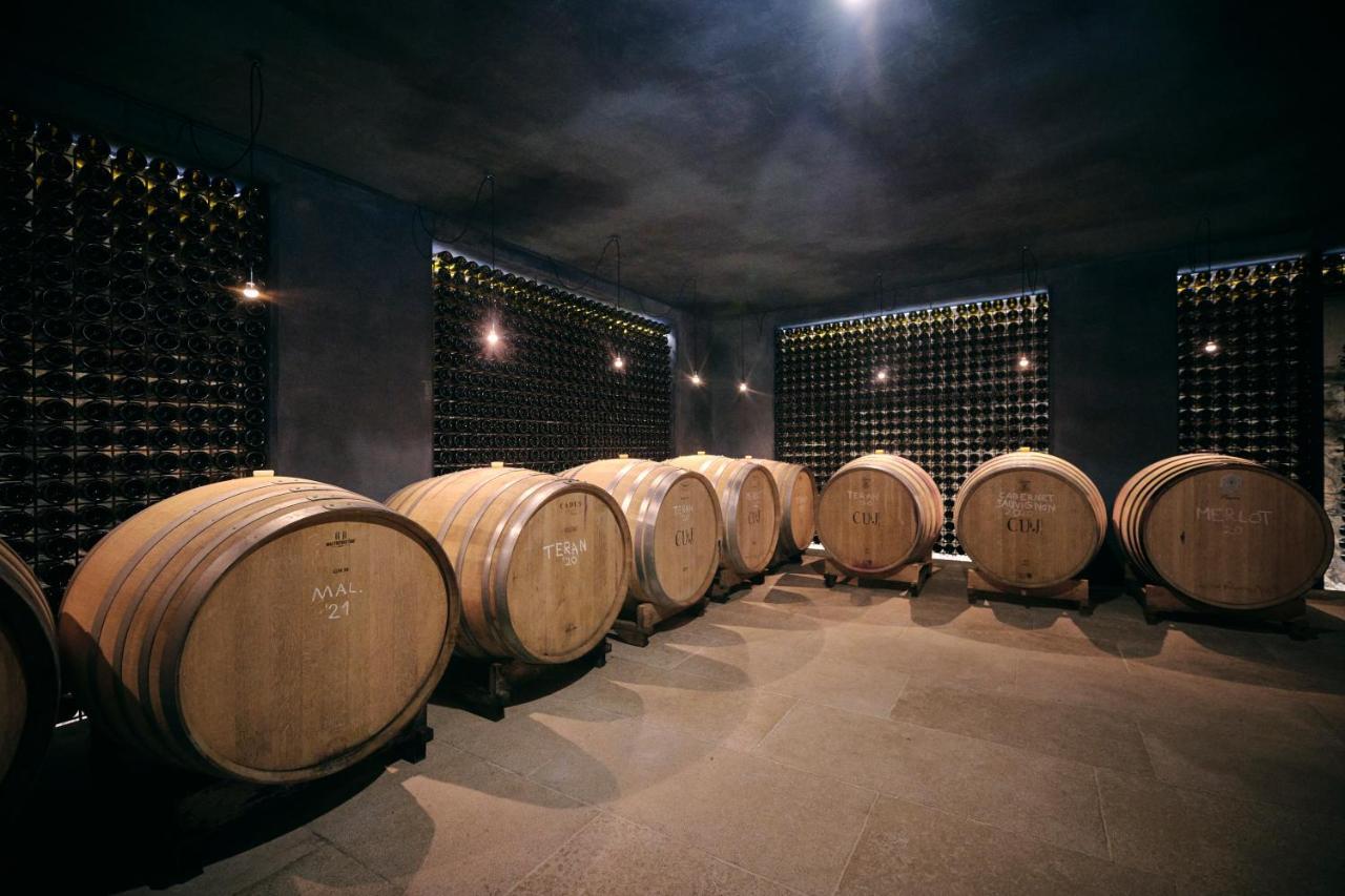 Vilanija Winery Cuj Bed & Breakfast מראה חיצוני תמונה