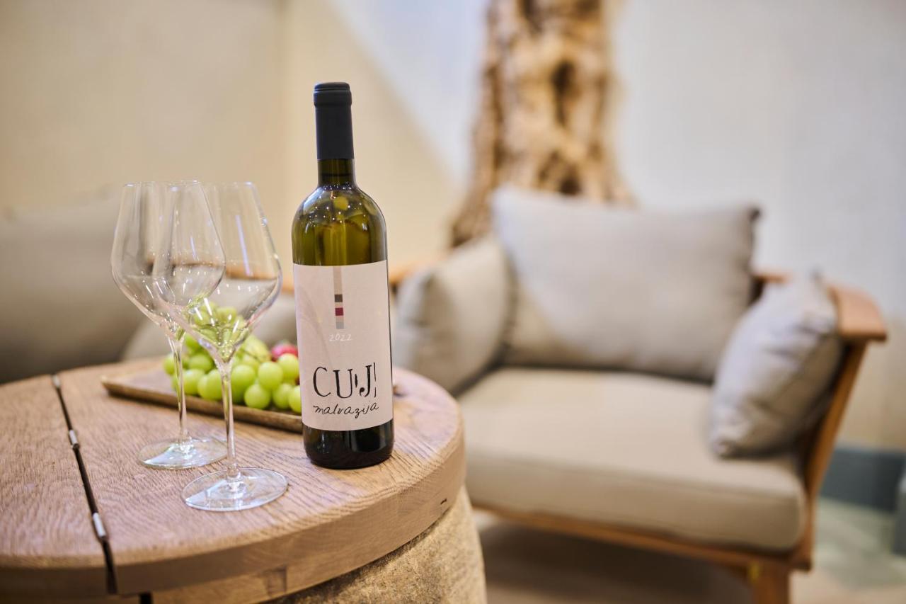 Vilanija Winery Cuj Bed & Breakfast מראה חיצוני תמונה