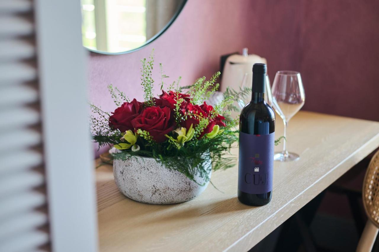 Vilanija Winery Cuj Bed & Breakfast מראה חיצוני תמונה