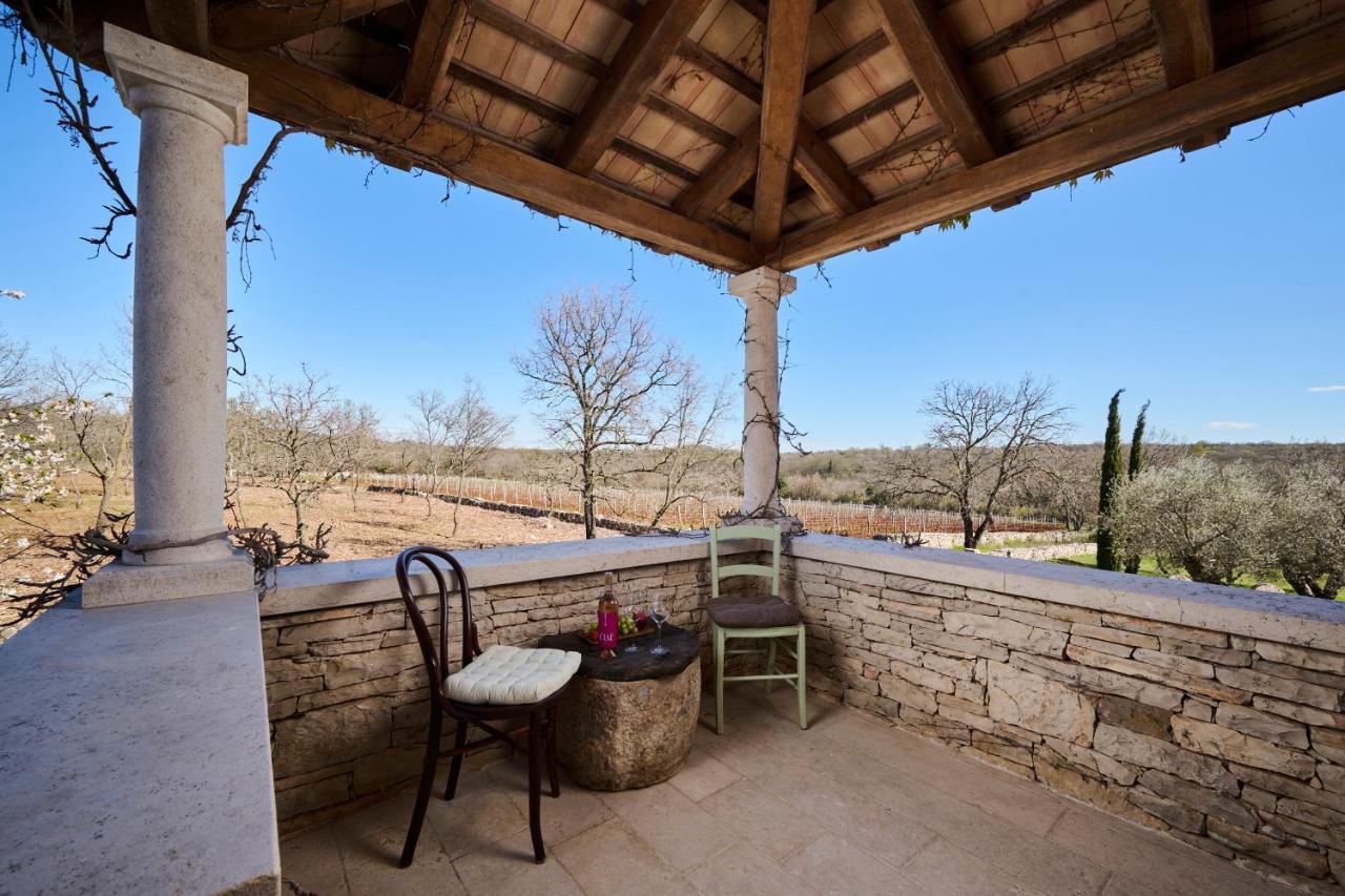 Vilanija Winery Cuj Bed & Breakfast מראה חיצוני תמונה